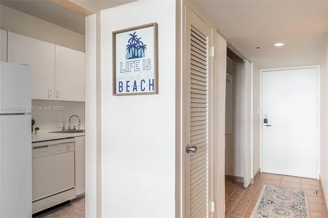 $3,600 | 100 Lincoln Road, Unit 431, Miami Beach, FL 33139
