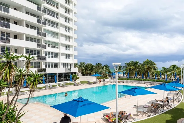 $3,600 | 100 Lincoln Road, Unit 431, Miami Beach, FL 33139