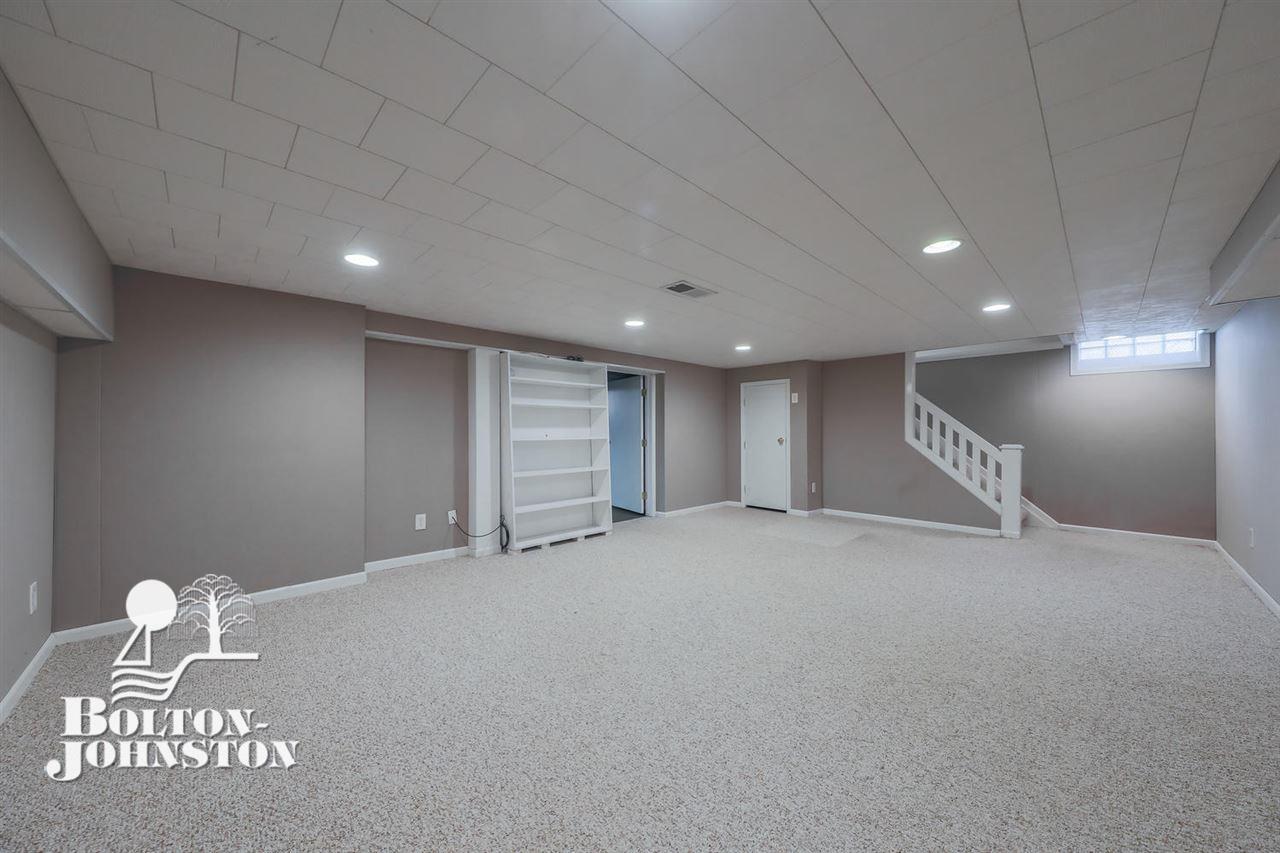 1948 Broadstone Road Grosse Pointe Woods, MI 48236 - Photo 18 of 20