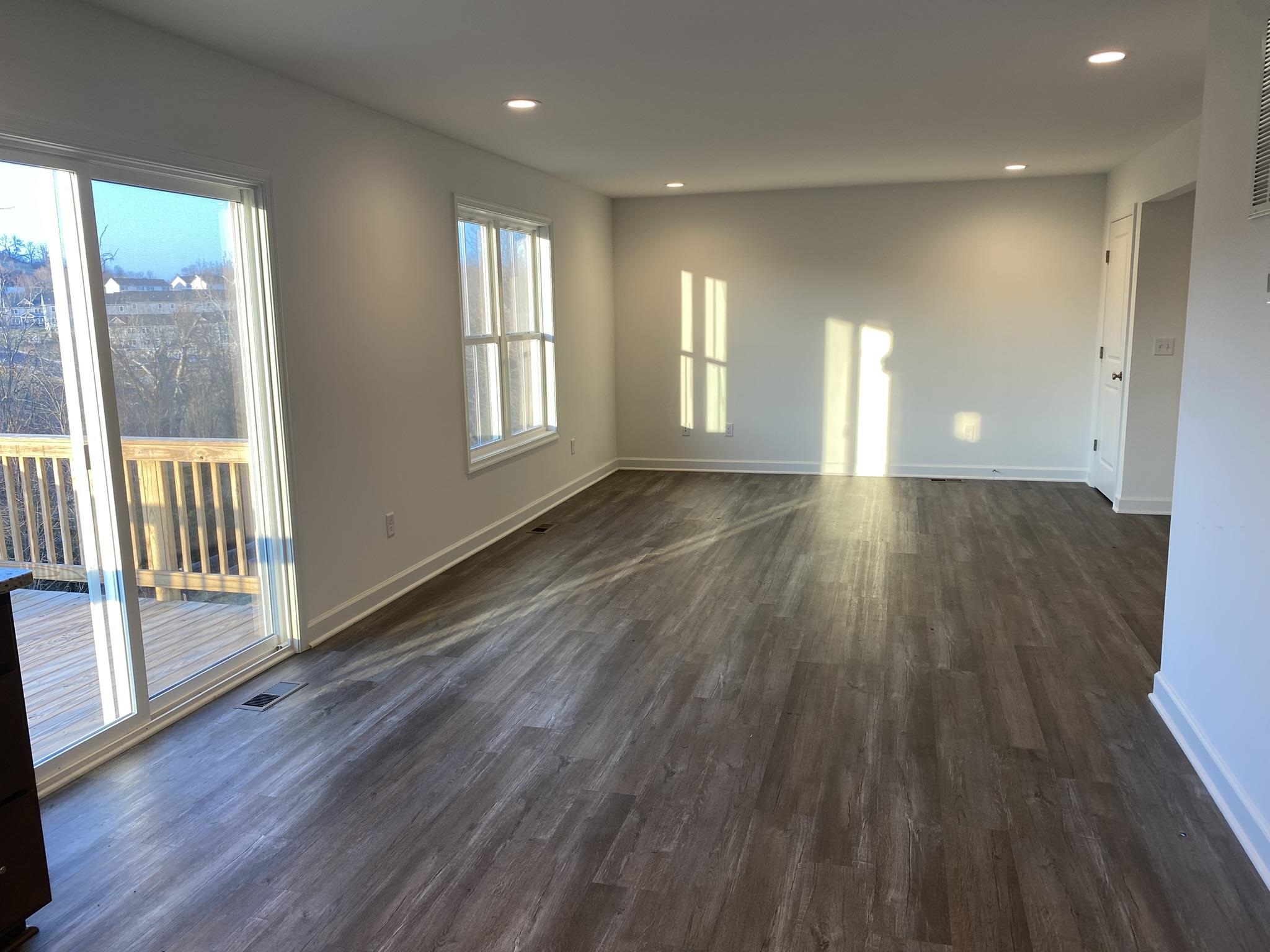 1014 Middlebrook Avenue Staunton, VA 24401 - Photo 3 of 15