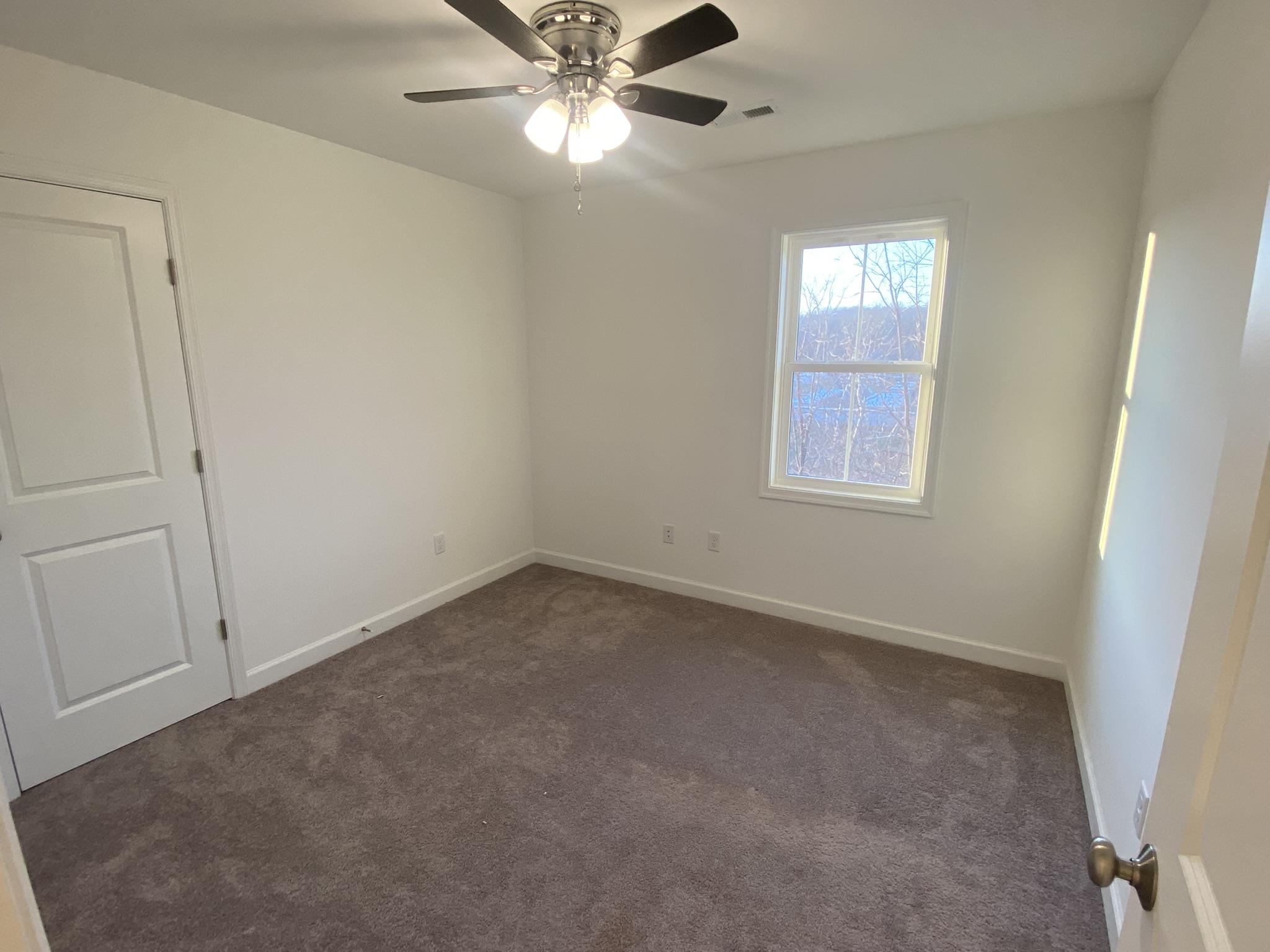 1014 Middlebrook Avenue Staunton, VA 24401 - Photo 8 of 15