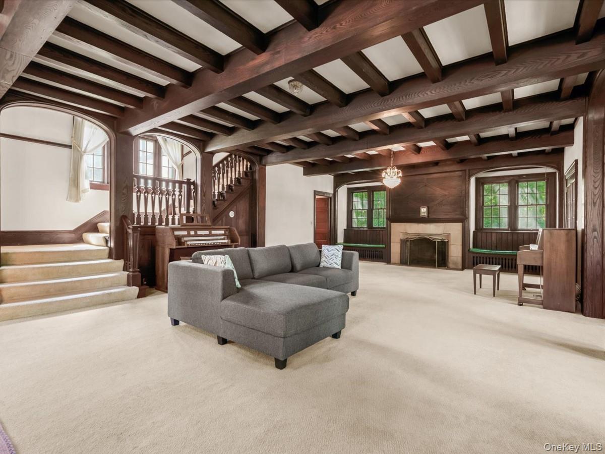 51 Crescent Road Port Washington, NY 11050 - Photo 6 of 43 Gallery Image 6