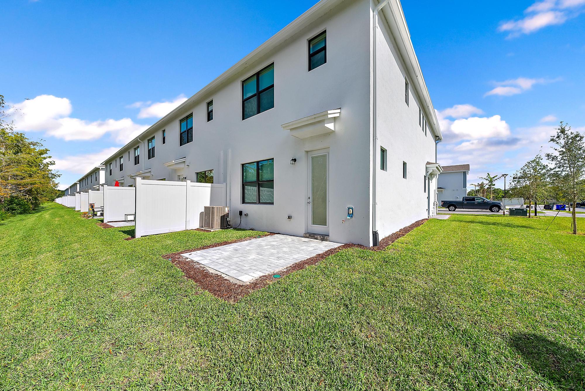 501 Southwest Sally Way Stuart, FL 34997 - Photo 16 of 55 501 SW Sally Way (4)