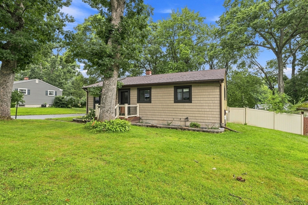 68 Feltham Road Springfield, MA 01118 - Photo 3 of 42 Gallery Image 3