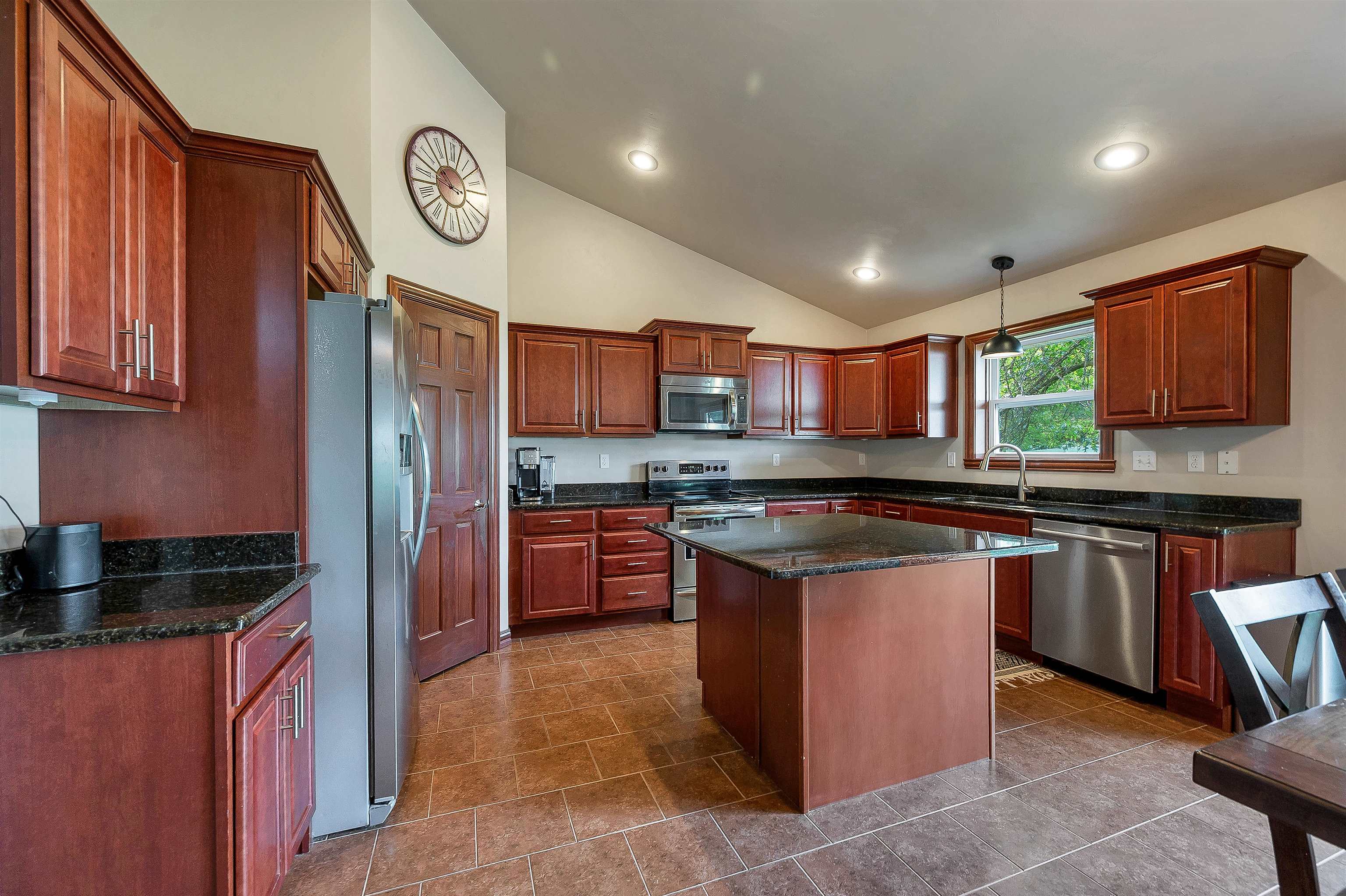 1014 Lacount Road Green Bay, WI 54313 - Photo 16 of 72