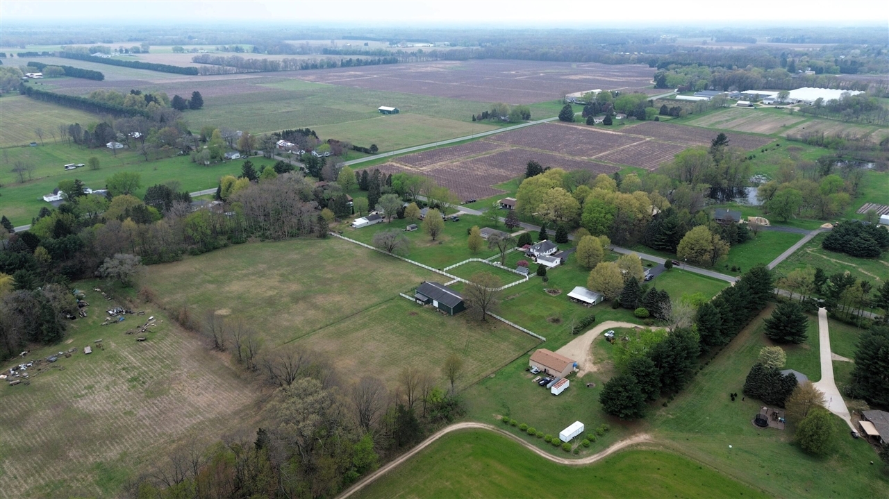 1155 South Bainbridge Center Road Benton Harbor, MI 49022 - Photo 12 of 47