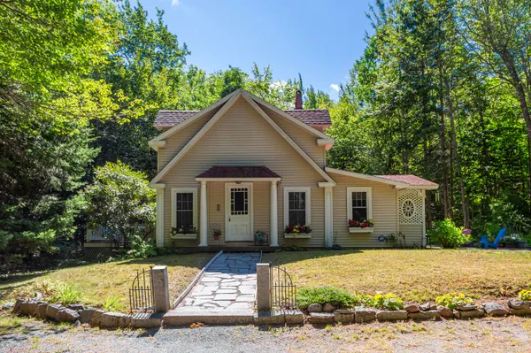 $625,000 | 102 Degregoire Park, Unit 2, Bar Harbor, ME 04609