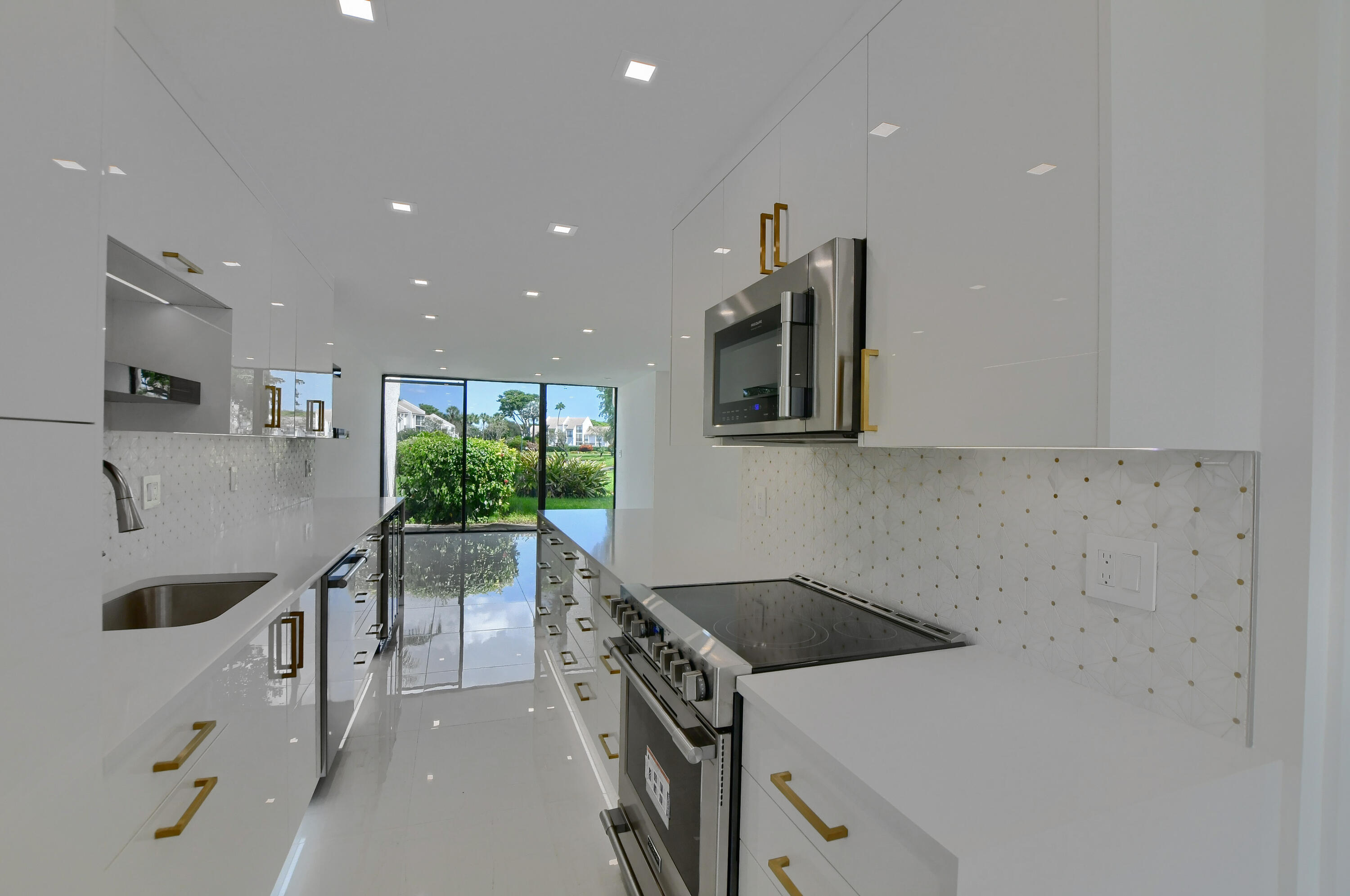 1102 Bridgewood Place Boca Raton, FL 33434 - Photo 11 of 30 12_ebf_4742-hdr(5)