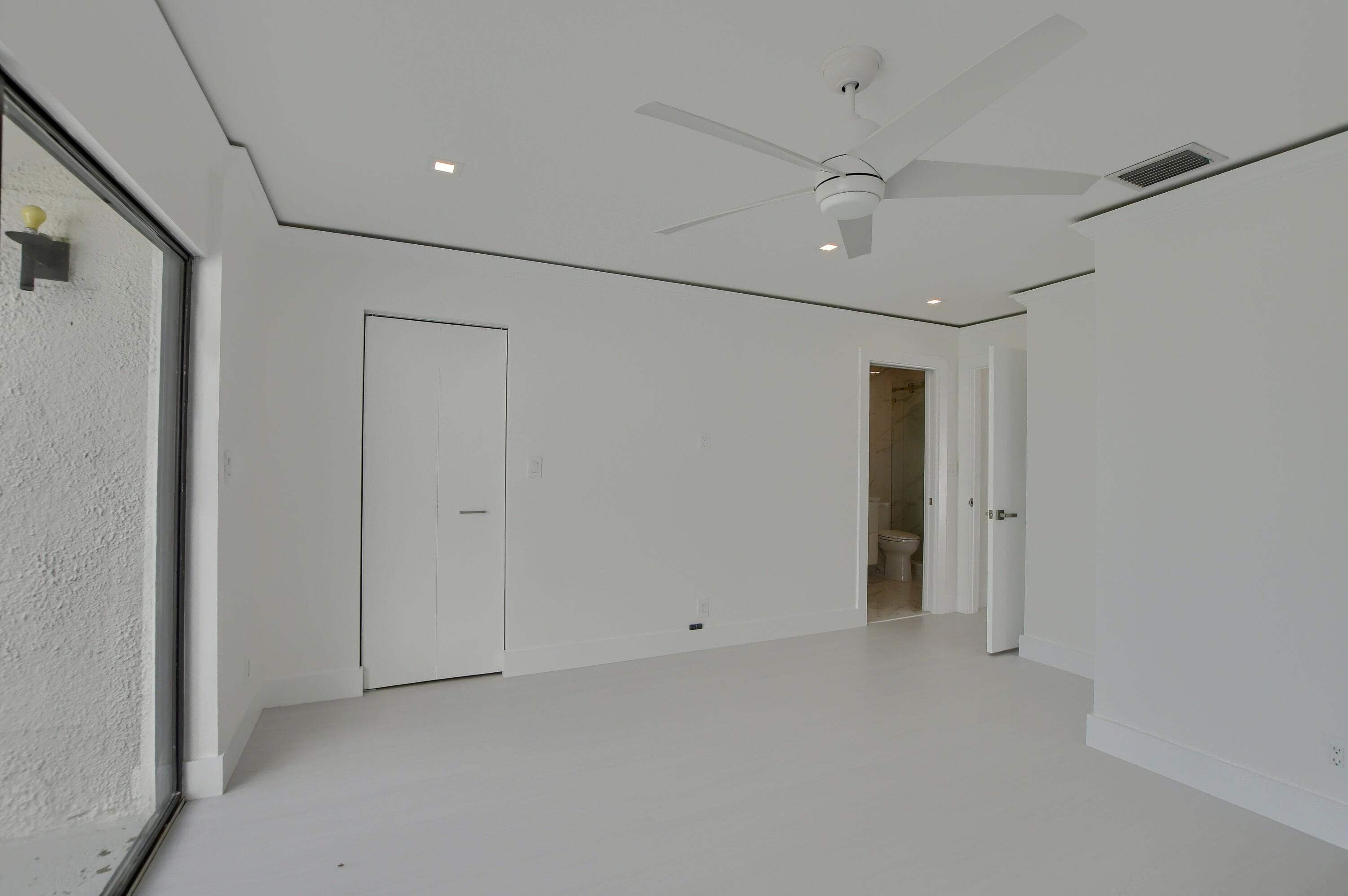 1102 Bridgewood Place Boca Raton, FL 33434 - Photo 17 of 30 18_ebf_4772-hdr(5)