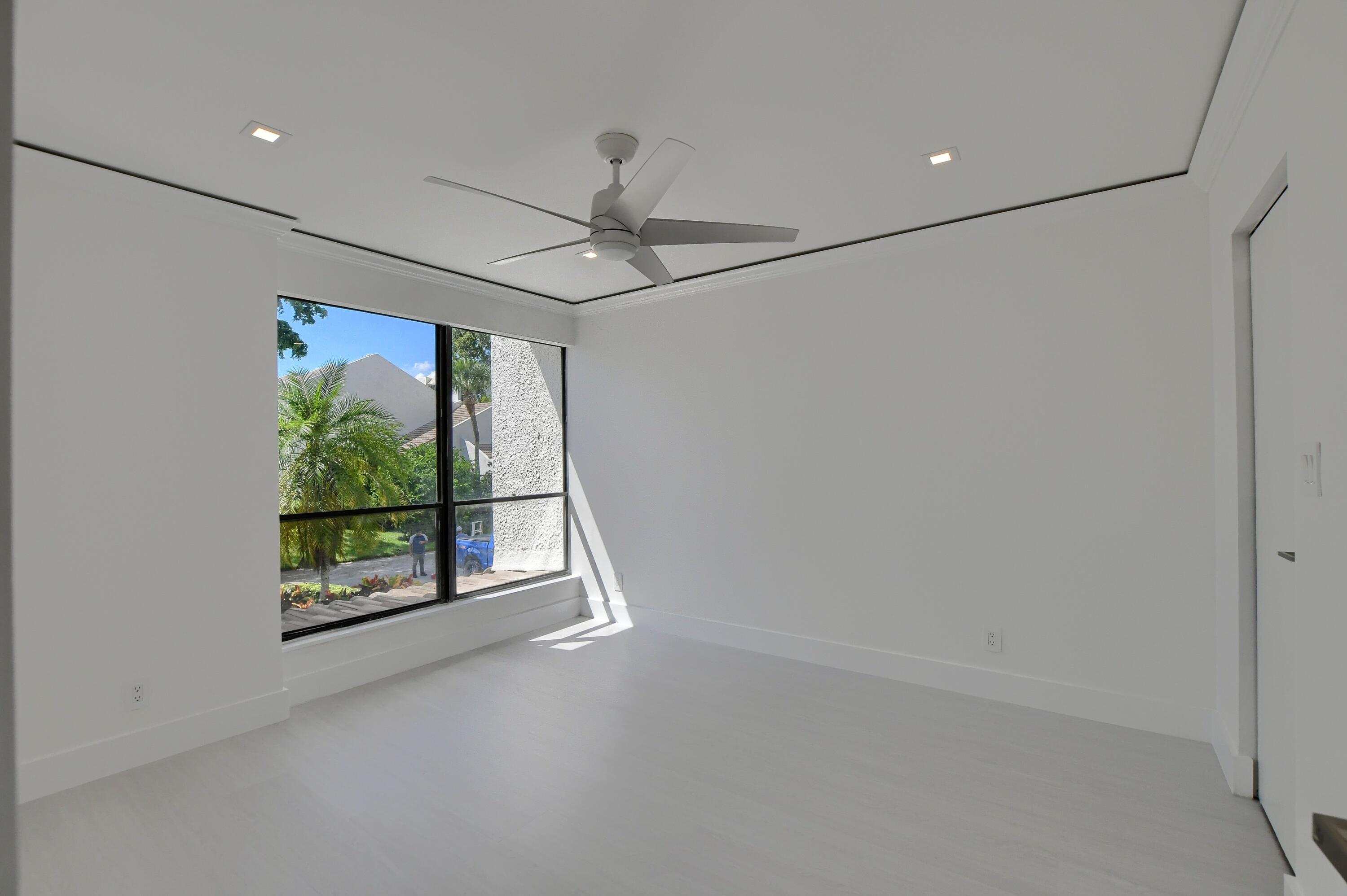 1102 Bridgewood Place Boca Raton, FL 33434 - Photo 23 of 30 24_ebf_4807-hdr(5)