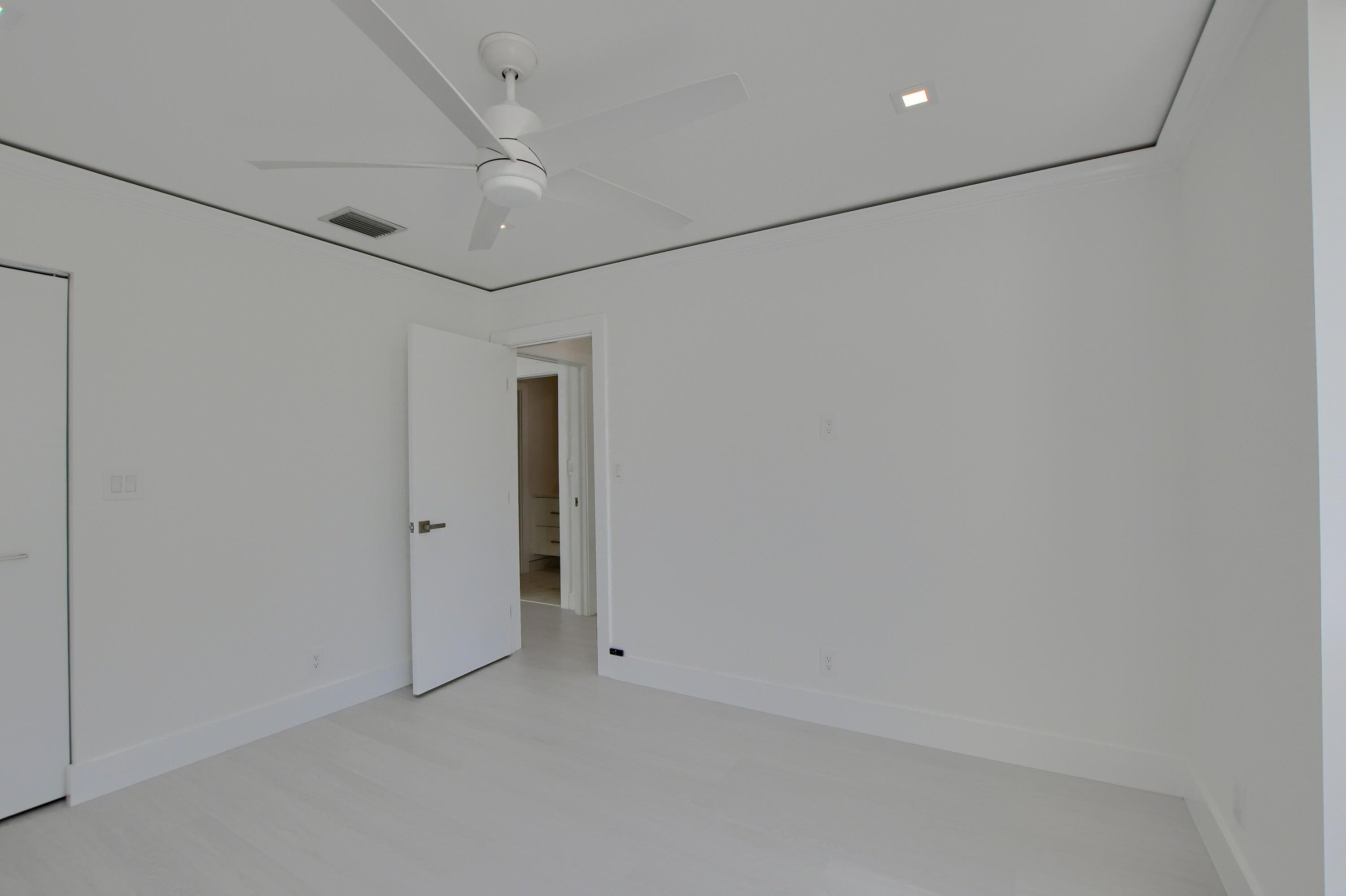 1102 Bridgewood Place Boca Raton, FL 33434 - Photo 24 of 30 25_ebf_4812-hdr(5)