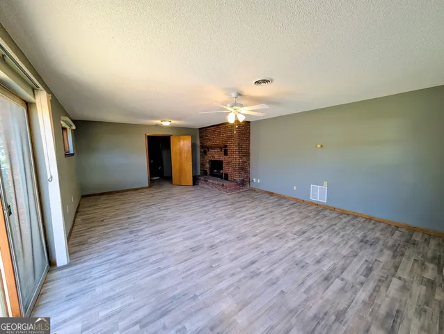 $1,350 | 96 B Glencrest Drive, Unit B, Toccoa, GA 30577