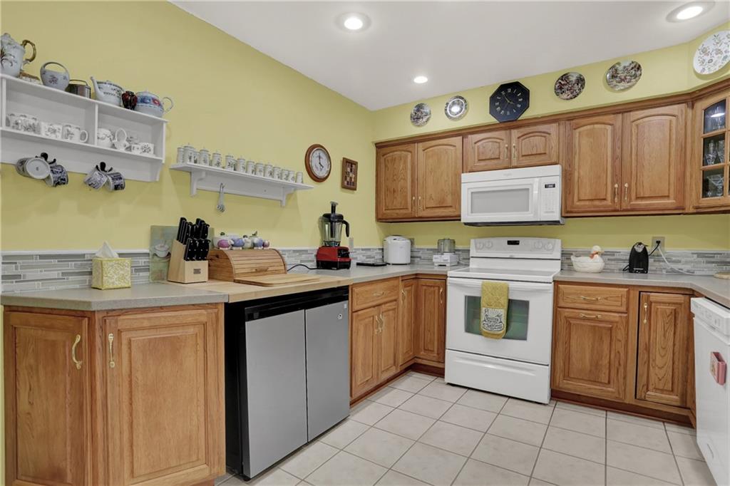 621 Braugham Road Indianapolis, IN 46227 - Photo 12 of 28 Gallery Image 12