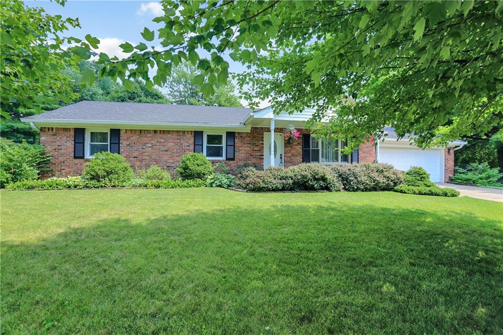 621 Braugham Road Indianapolis, IN 46227 - Photo 3 of 28 Gallery Image 3
