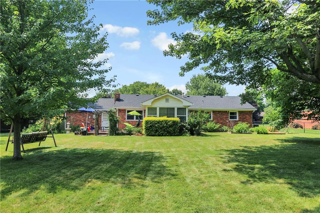 621 Braugham Road Indianapolis, IN 46227 - Photo 4 of 28 Gallery Image 4