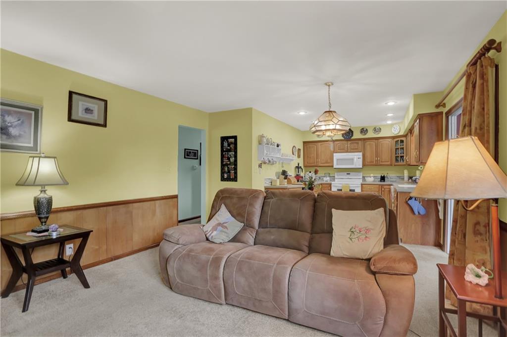 621 Braugham Road Indianapolis, IN 46227 - Photo 8 of 28 Gallery Image 8