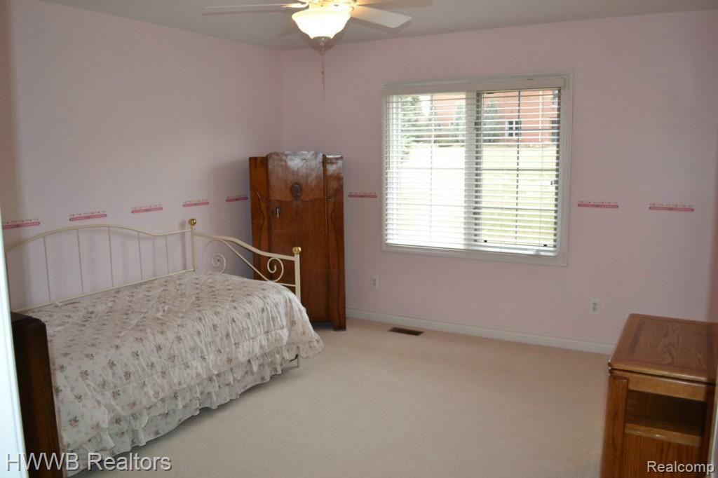 1363 Sunview Court Rochester, MI 48307 - Photo 16 of 29 Bedroom 2