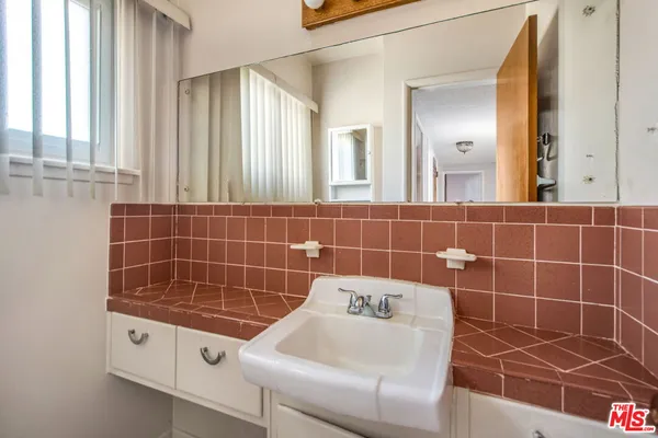 $749,000 | 2508 West 112th Street, Inglewood, CA 90303