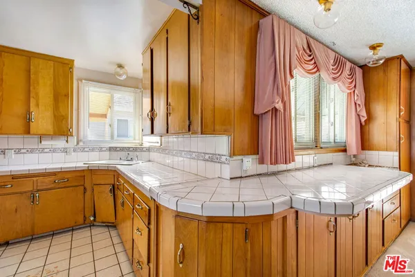 $749,000 | 2508 West 112th Street, Inglewood, CA 90303