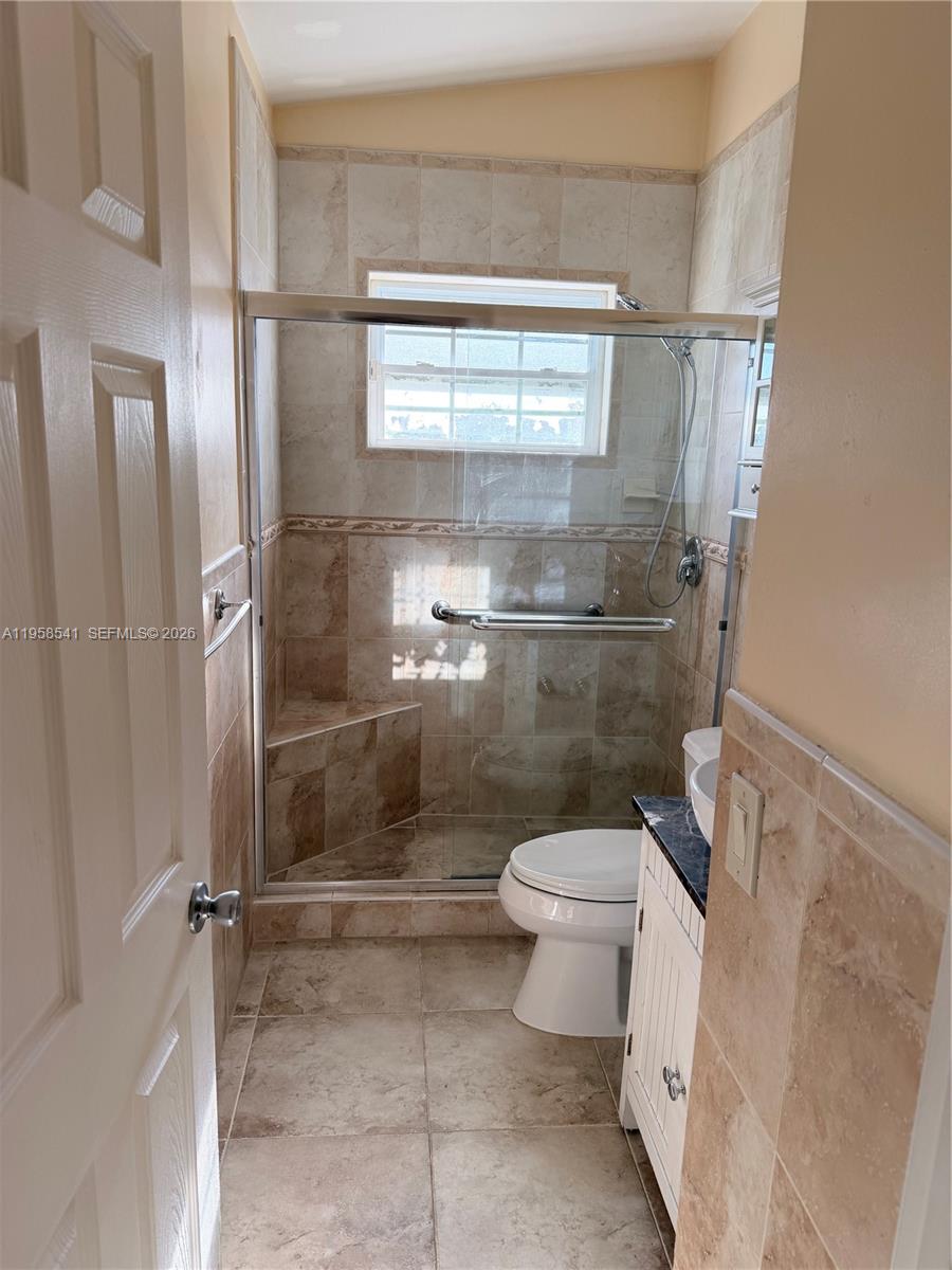 12821 Southwest 147th Lane Road Miami, FL 33186 - Photo 18 of 25 2nd bathroom