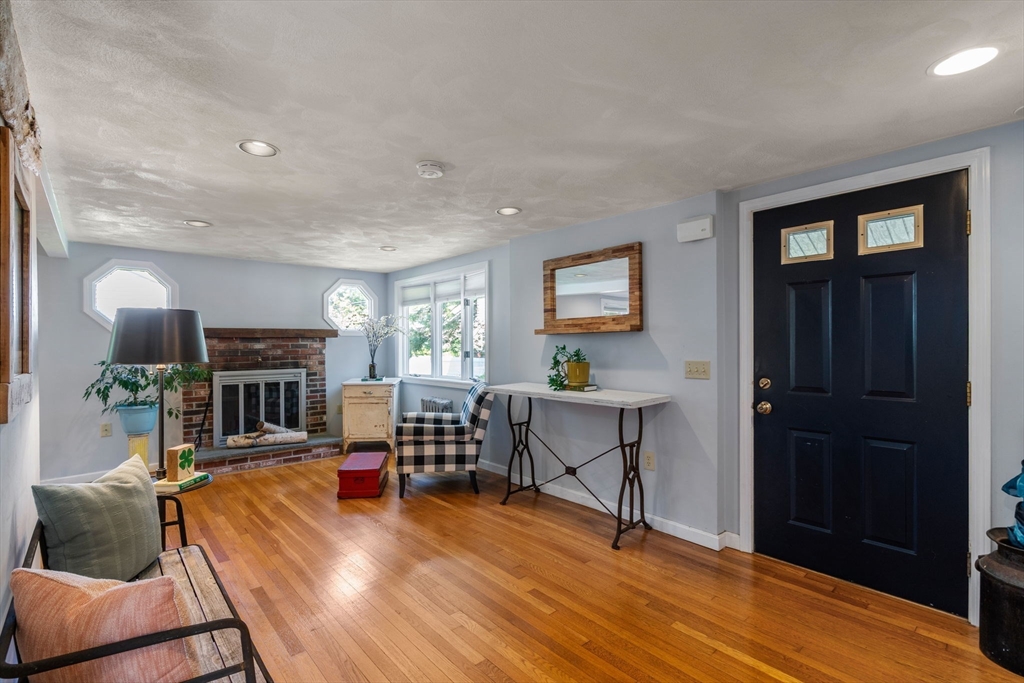 18 Lodge Road Wayland, MA 01778 - Photo 6 of 28