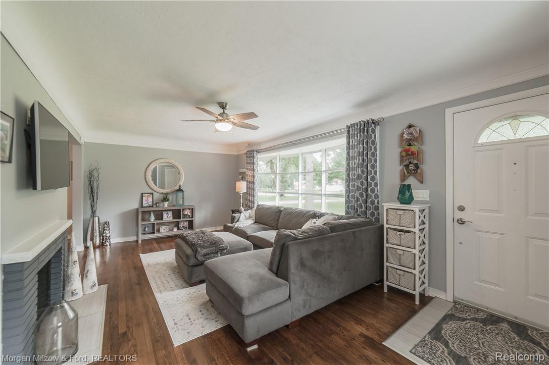 2350 Rutherford Road Bloomfield Hills, MI 48302 - Photo 5 of 28 2350 Rutherford-5.jpg
