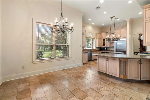 $1,075,000 | 1501 Transcontinental Drive, Metairie, LA 70001