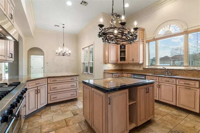 $1,075,000 | 1501 Transcontinental Drive, Metairie, LA 70001