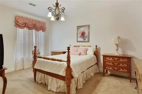 $1,075,000 | 1501 Transcontinental Drive, Metairie, LA 70001