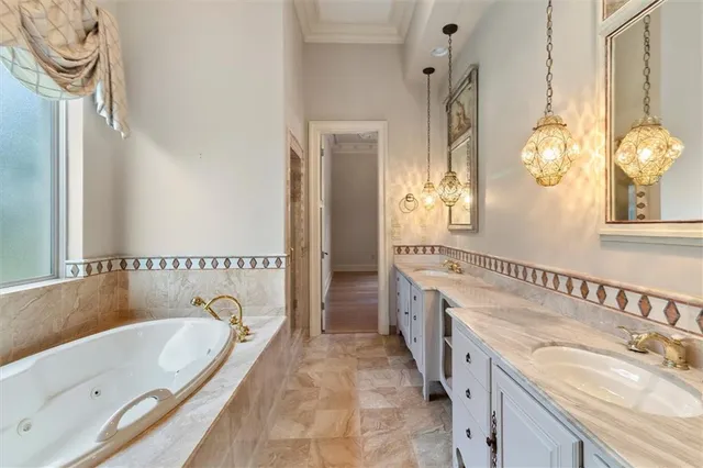 $1,075,000 | 1501 Transcontinental Drive, Metairie, LA 70001