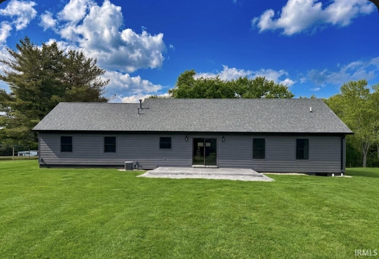 125 Bennett Road Bedford, IN 47421 - Photo 4 of 22