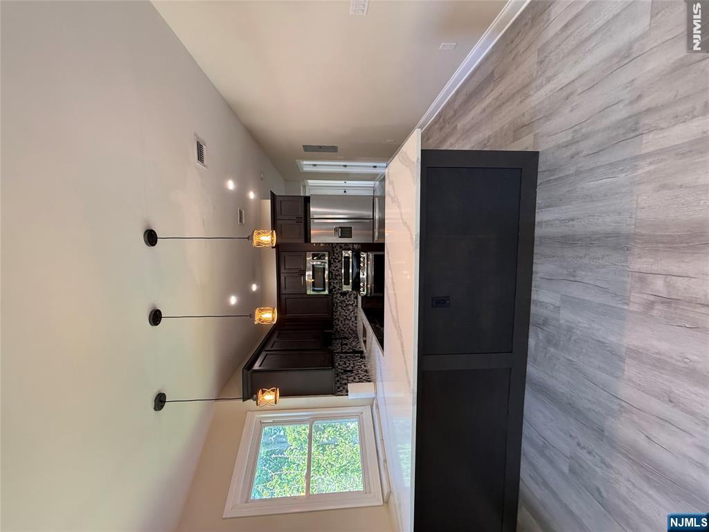 43 Boyce Place, Unit 2 Ridgewood, NJ 07450 - Photo 5 of 14