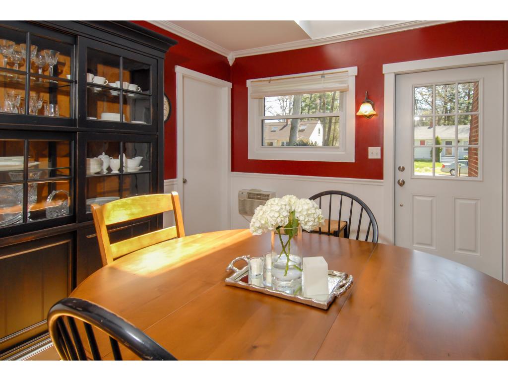 31 Taft Road Portsmouth, NH 03801 - Photo 2 of 27 Gallery Image 2