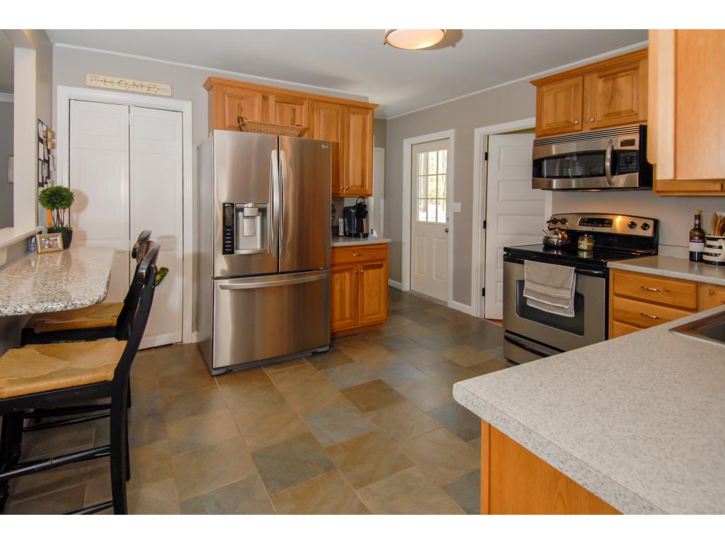 31 Taft Road Portsmouth, NH 03801 - Photo 4 of 27 Gallery Image 4