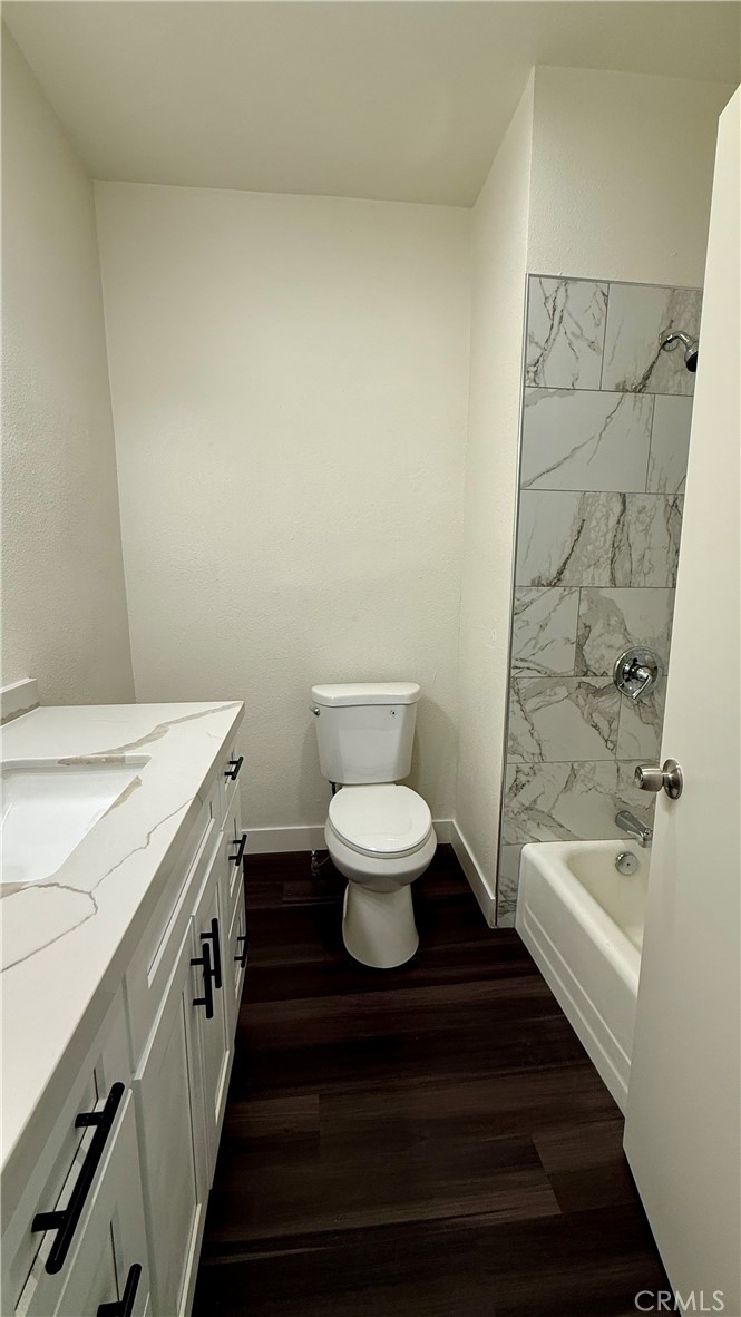 4542 Bandini Avenue Riverside, CA 92506 - Photo 15 of 22 a bathroom with a bathtub and sink