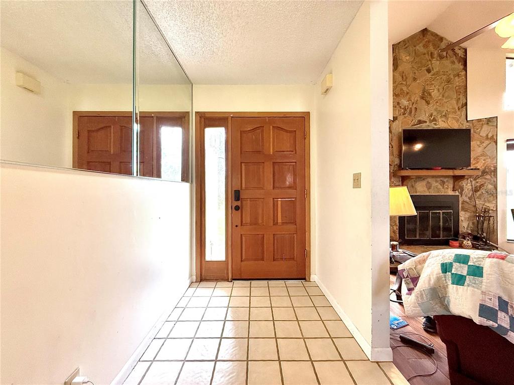 2500 Brook Road North Fort Meade, FL 33841 - Photo 14 of 65 a view of an entryway with a door