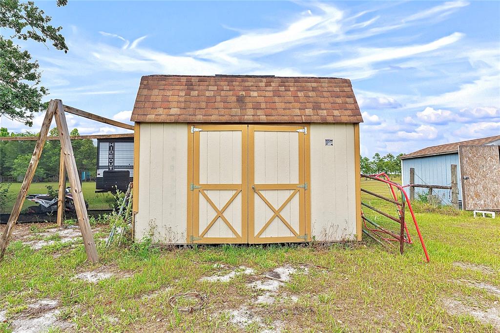 2500 Brook Road North Fort Meade, FL 33841 - Photo 56 of 65 a view of a house with backyard