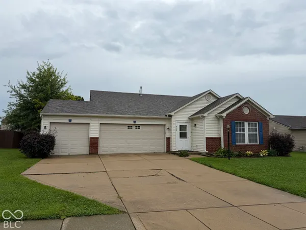 $304,900 | 613 Brookline Drive, Danville, IN 46122