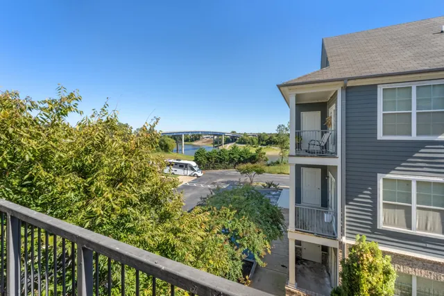 $2,000 | 380 Island Drive, Unit 314, Memphis, TN 38103