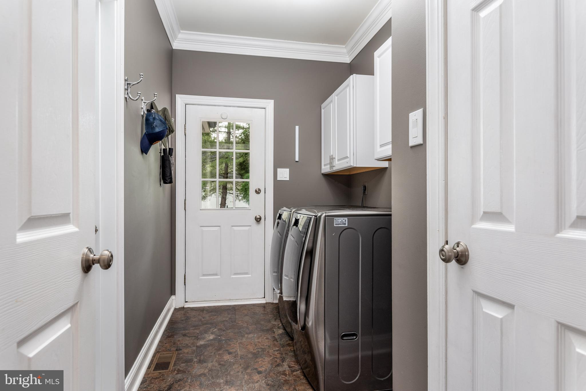 702 Turnbridge Road Wayne, PA 19087 - Photo 16 of 47 Laundry Room / Mudroom