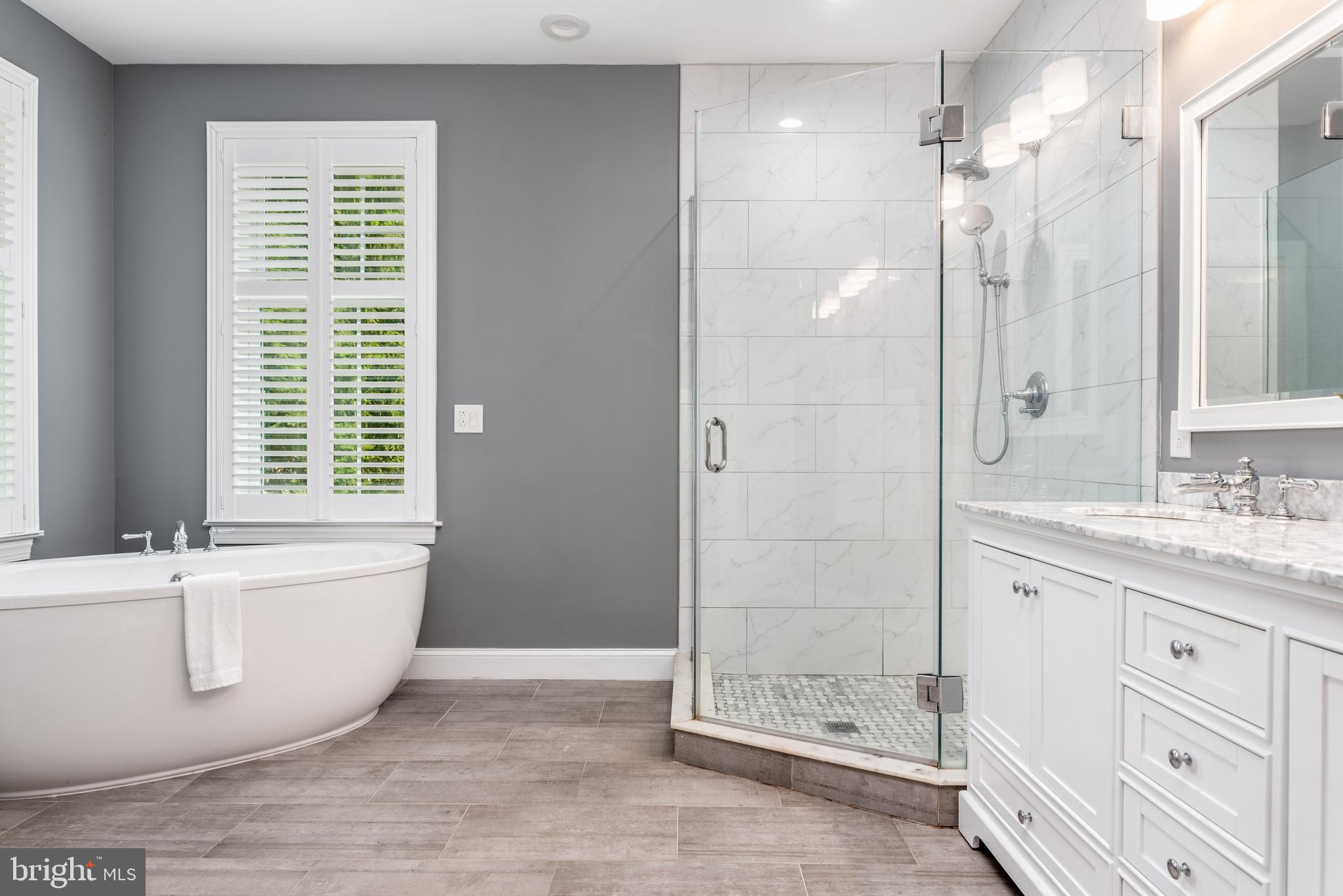 702 Turnbridge Road Wayne, PA 19087 - Photo 22 of 47 Glass-Enclosed Shower