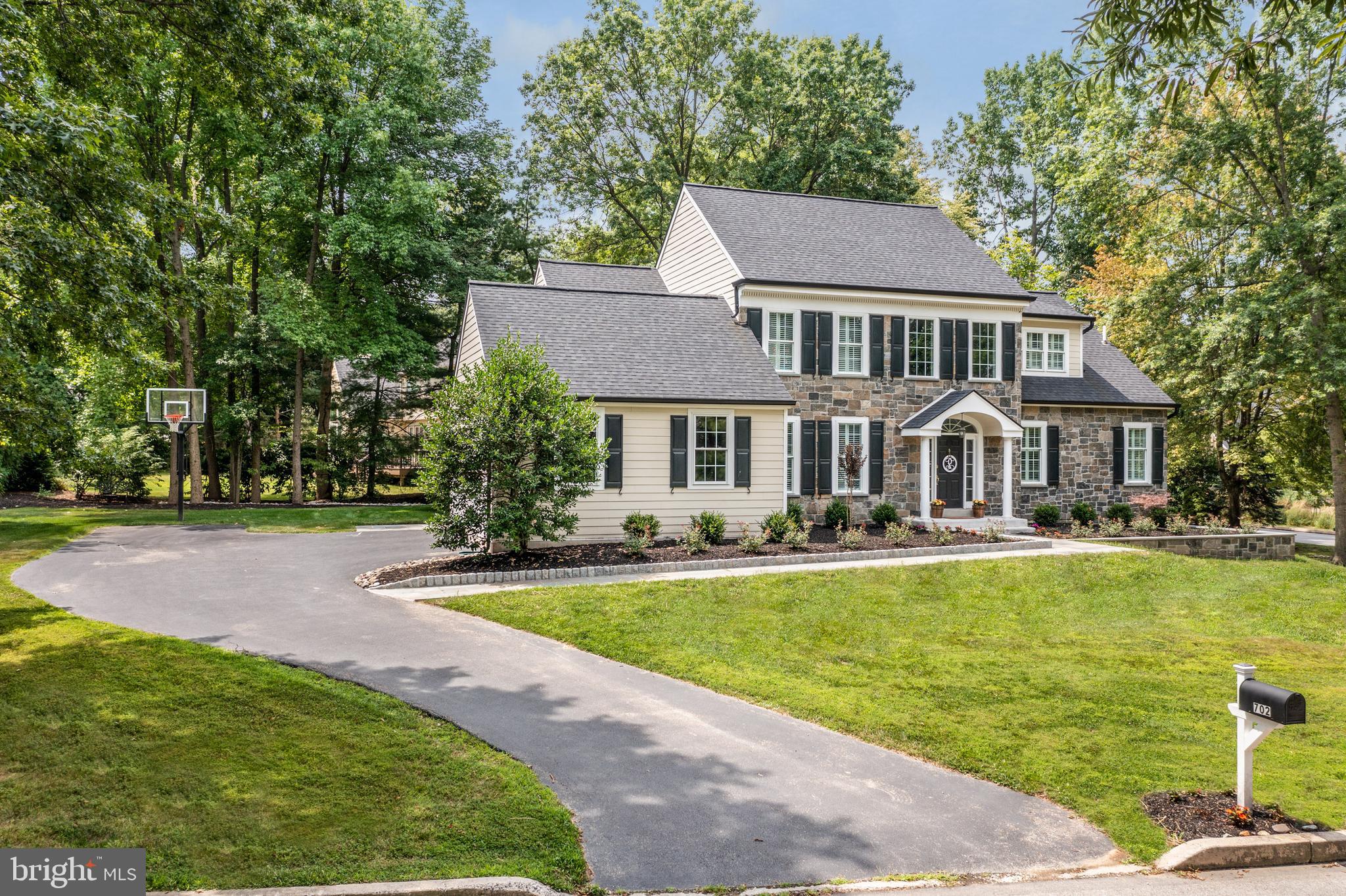702 Turnbridge Road Wayne, PA 19087 - Photo 47 of 47 New stone landscape walls & flagstone paths