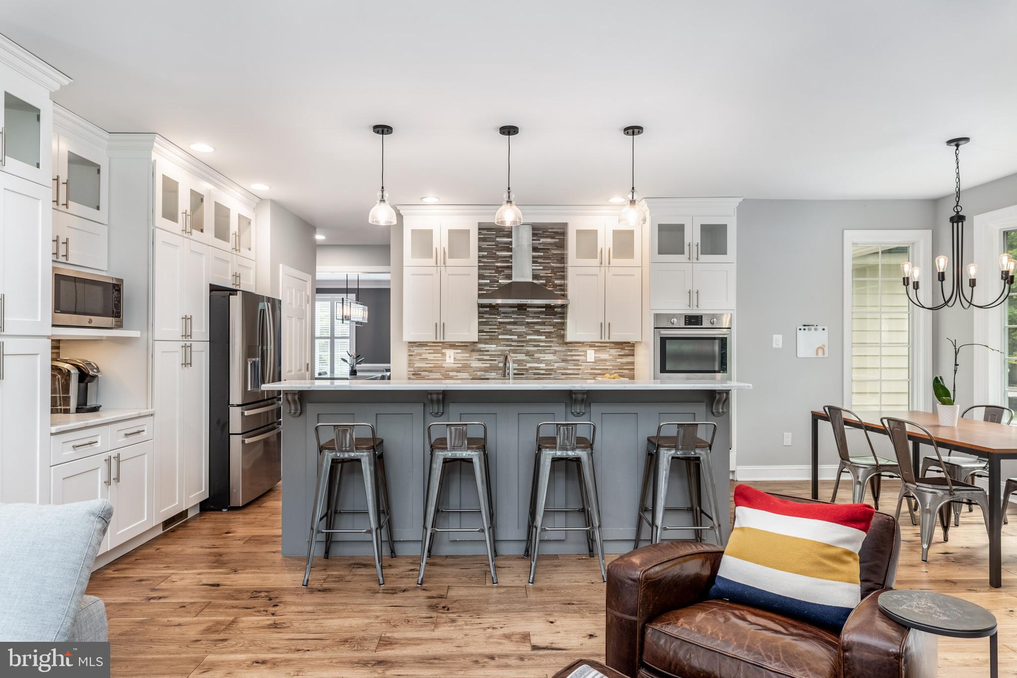 702 Turnbridge Road Wayne, PA 19087 - Photo 10 of 47 Island with Barstool Seating