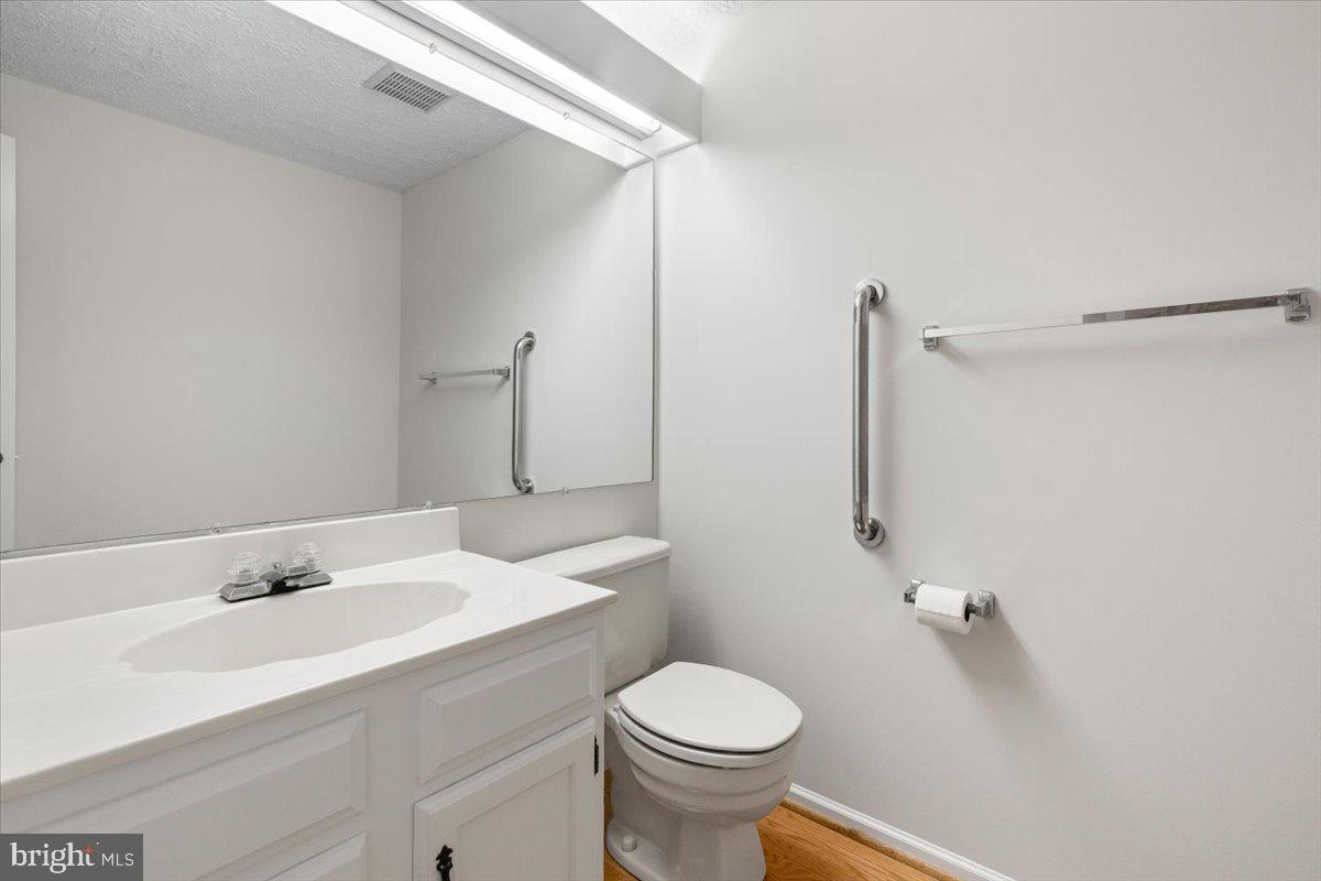 7805 Roundabout Way Springfield, VA 22153 - Photo 19 of 45