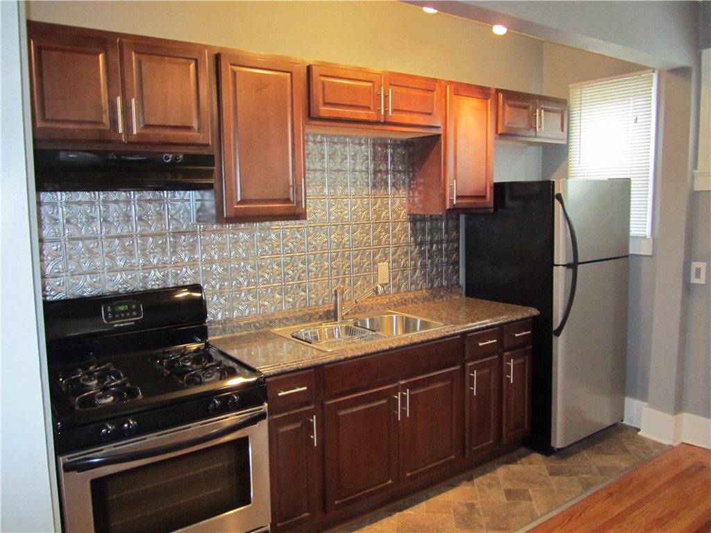 72 Edmonds Street Rochester, NY 14607 - Photo 13 of 32 Apt 1