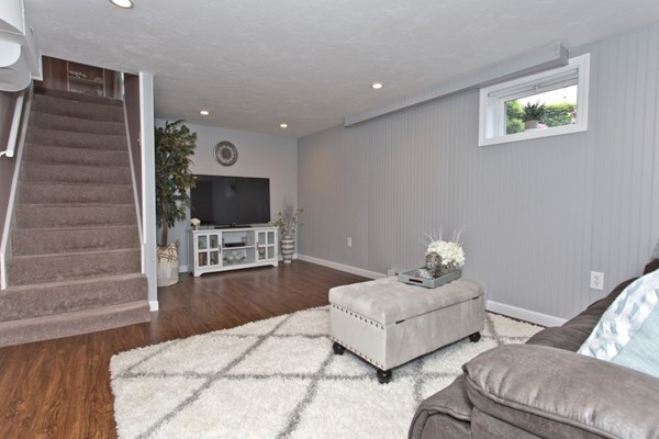 37 Raymond Road Salem, MA 01970 - Photo 10 of 12 Gallery Image 10