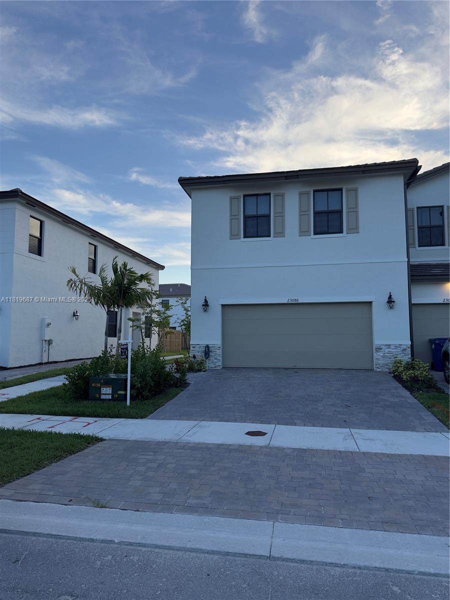 Goulds Miami, FL 33170 - Photo 1 of 8 a view of garage and yard