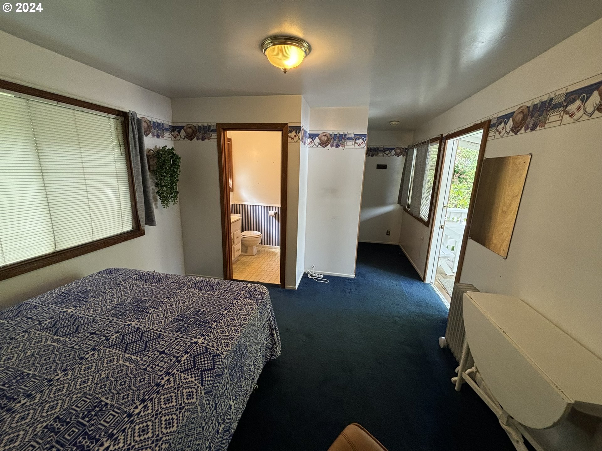 246 Horseshoe Bend Florence, OR 97439 - Photo 12 of 33 a view of bedroom
