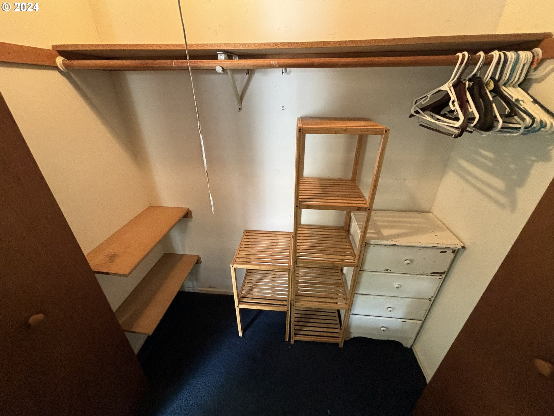 246 Horseshoe Bend Florence, OR 97439 - Photo 15 of 33 a view of stairs and furniture