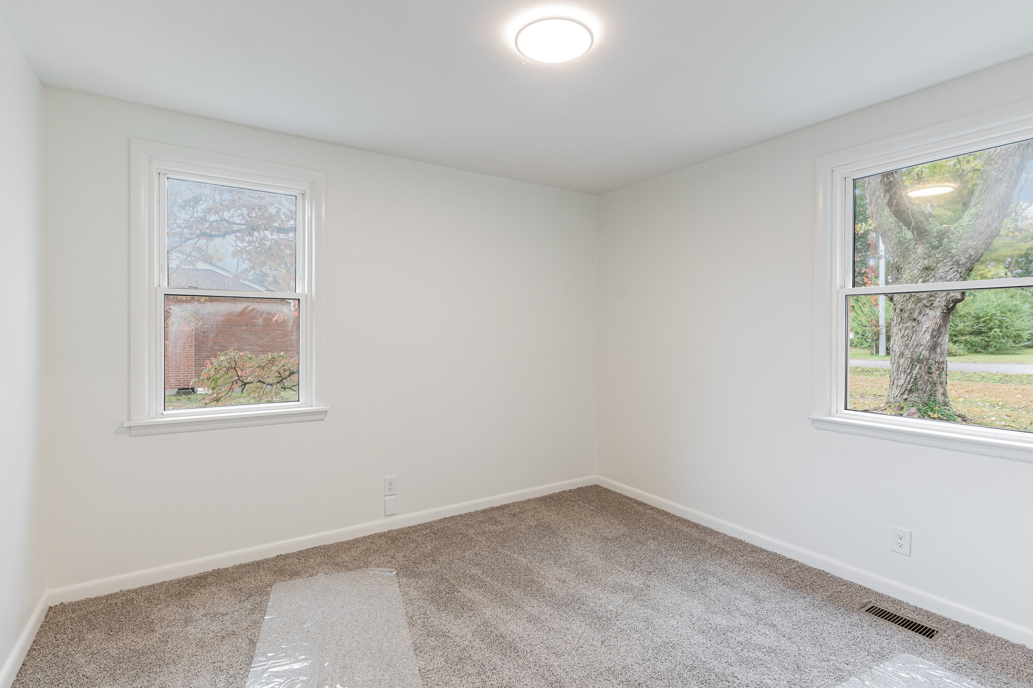1307 Atlas Street Murfreesboro, TN 37130 - Photo 13 of 24 an empty room with a window